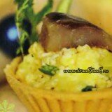 Тарталетки с малосольной сельдью